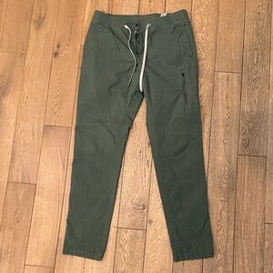 Vuori Men's Olive Ripstop Pant Size Medium